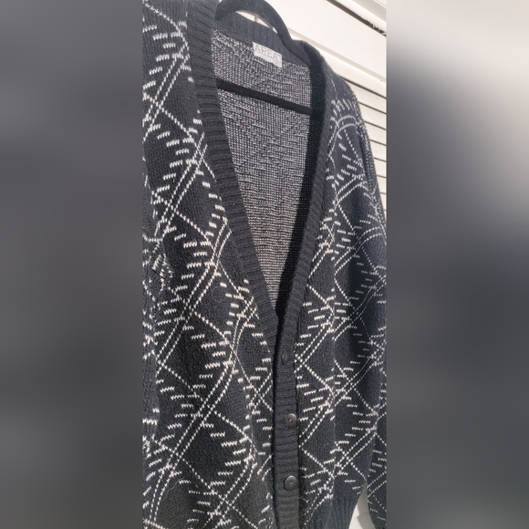 AREA Black & White Diamond Pattern Knit Oversized Cardigan - Picture 2 of 4